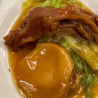 Ah Yat Abalone (阿一鮑魚) โรงแรมรามาดาพลาซ่าแม่น้ำริเวอร์ไซด์