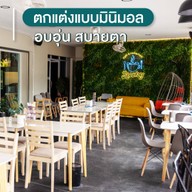 บรรยากาศ Lucky cafe -