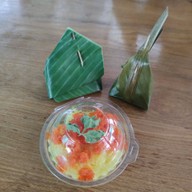 เมนูของร้าน นำเพชร ก๋วยเตี๋ยวเนื้อ-หมู เพชรบุรี