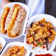 ฟูฟ่องหมูกรอบ Seacon bangkhae