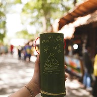 ตลาดใต้เคี่ยม (ตลาดต้องชม)