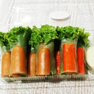 MP Food Story ขนมปังปิ้ง สลัดโรล ผลไม้ปอก ของทานเล่น น้ำชง