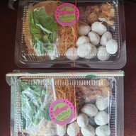 เมนูของร้าน เจ๊เกียง เย็นตาโฟต้มยำ หมู่บ้านปาริชาติ หมู่บ้านปาริชาติ 345