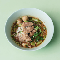 ก๋วยเตี๋ยวเรือ ตรงข้ามธนาคารกสิกร ถ.สุขุมวิท 71