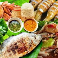 ส้มตำยำนัว x เมี่ยงปลาเผา จิ้มจุ่ม อาหารอีสาน