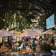 Botanic Backyard Bar & Restaurant