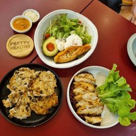 ปลูกรัก Pretty Healthy ชั้น 2 ห้างแอมไชน่าทาวน์ ถนนเจริญกรุง 23-25