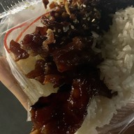 ข้าวเหนียวหมูเอลวิส ตลาดล่าง ท่ารถเมล์ขาว