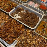 ข้าวเหนียวหมูเอลวิส ตลาดล่าง ท่ารถเมล์ขาว