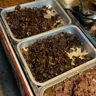 ข้าวเหนียวหมูเอลวิส ตลาดล่าง ท่ารถเมล์ขาว