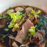 เมนูของร้าน ก๋วยเตี๋ยววัดดงมูลเหล็ก กาญจนบุรี