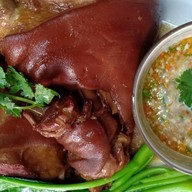 ขาหมู อาเฮีย ถนนนเรศวร