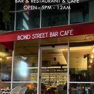 หน้าร้าน Bond Street Bar Café
