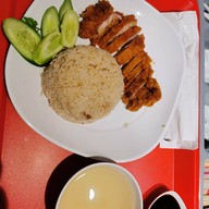 เจ็กเม้ง ข้าวมันไก่สองสี มหานครคิวบ์