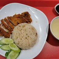 เจ็กเม้ง ข้าวมันไก่สองสี มหานครคิวบ์