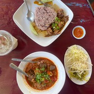 ล้านนาข้าวซอย บ้านฉาง ระยอง