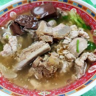 เมนูของร้าน วุฒิชัย ไป่กุกเต (เกาเหลาซี่โครงหมูอ่อน,เครื่องใน)