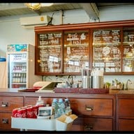 Ban Ya Kaad บัน ยา กาด ซอย ประดิพัทธ์ 10