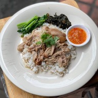 ผัดไทยลุงเคน ข้าวขาหมู หอยทอด ขนมผักกาด ก๋วยเตี๋ยวหมู