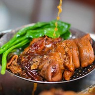 ผัดไทยลุงเคน ข้าวขาหมู หอยทอด ขนมผักกาด ก๋วยเตี๋ยวหมู