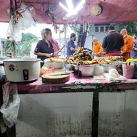 บรรยากาศ ร้านข้าวแกงป้าตุ๊กตลิ่งชัน