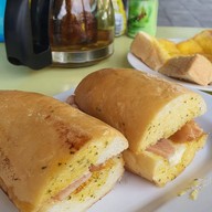 มาลองซี่ บาย พี่นวย (พี่นวย ค๊อฟฟี่) สาขาหลัก