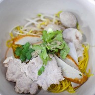 ผัดไทยลุงเคน ข้าวขาหมู หอยทอด ขนมผักกาด ก๋วยเตี๋ยวหมู