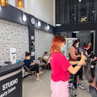 Viral Hair Studio