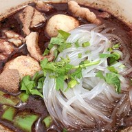 ป.ประทีปสาย2 เตี๋ยวเรือ หมูตุ๋น ตามสั่ง
