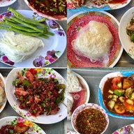 ลาบแซ่บคักคัก หน้าคอนโดฟิวเจอร์เพลส ซ.ประปา8