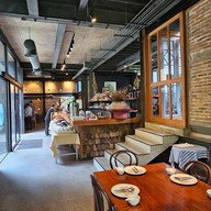 พ่อเลี้ยง Bistro สันป่าตอง