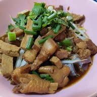 เมนูของร้าน ร้านก๋วยเตี๋ยวครูต้อย