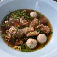 ก๋วยเตี๋ยวเนื้อสุโขทัยโภชนา