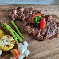 เมนูของร้าน Beef Bistro By บังบ้าน 2 จรัญสนิทวงศ์ 77/1