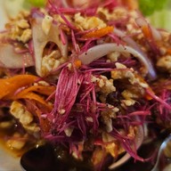 พ่อเลี้ยง Bistro สันป่าตอง