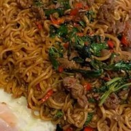 กะเพราไฟลุก