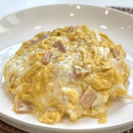 เจ้น้อยกะเพรารสเด็ด(อาหารตามสั่ง) ร้านบ้านผึ้ง