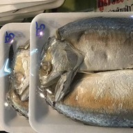 เจ้ปุ้มปลาทูแม่กลอง 100% ตลาดเทศบาลเมืองชุมพร