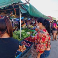 บรรยากาศ ตลาดนัดแม่บุญชง
