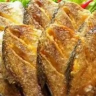 เจ้ปุ้มปลาทูแม่กลอง 100% ตลาดเทศบาลเมืองชุมพร