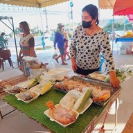 บรรยากาศ ตลาดนัดแม่บุญชง