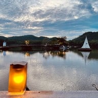 เมนูของร้าน Inlaya Bar and Grill