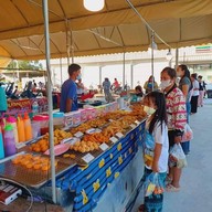 บรรยากาศ ตลาดนัดแม่บุญชง
