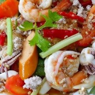 กระเพรา ล้วนๆ แกงเห็ด