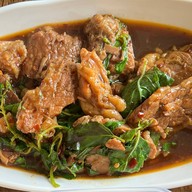 เนื้อตุ๋นคุณชาร์ม หมู่บ้านวราบดินทร์ ลำลูกกาคลองห้า บ้านเลขที่ 69/476 โซน 5 ซอย 5 ต.บึงคำพร้อย อ.ลำลูกกา จ.ปทุมธานี 12150