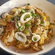 ผัดไทย หอยทอด รสทิพย์ ลาดปลาเค้า21