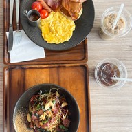 BLOOM PRETZEL & COFFEE พัฒนาการ
