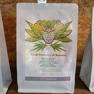 L R A W Coffee cafe & Roastery