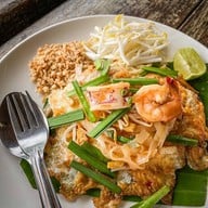 ก๋วยเตี๋ยวห้อยขาริมวัง วัดหงษ์ทอง