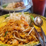 แม่ทุมผัดไทยเข่ง